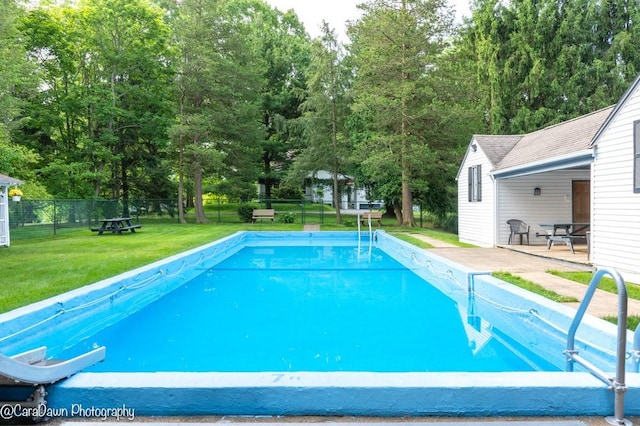 8 Windycrest Dr, Patterson Twp, PA 15010 - view of swimming pool