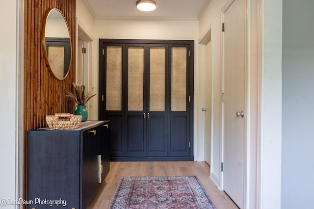 8 Windycrest Dr, Patterson Twp, PA 15010 - entryway featuring light wood finished floors and ornamental molding
