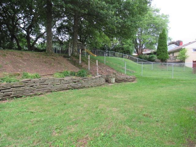 129 Windsor Dr, Penn Hills, PA 15235 - view of yard