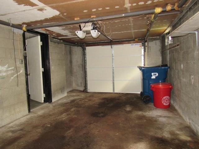 129 Windsor Dr, Penn Hills, PA 15235 - view of garage
