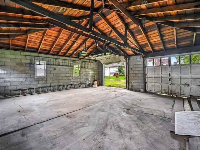 385 Spruce Ave, Sharon, PA 16146 - view of garage