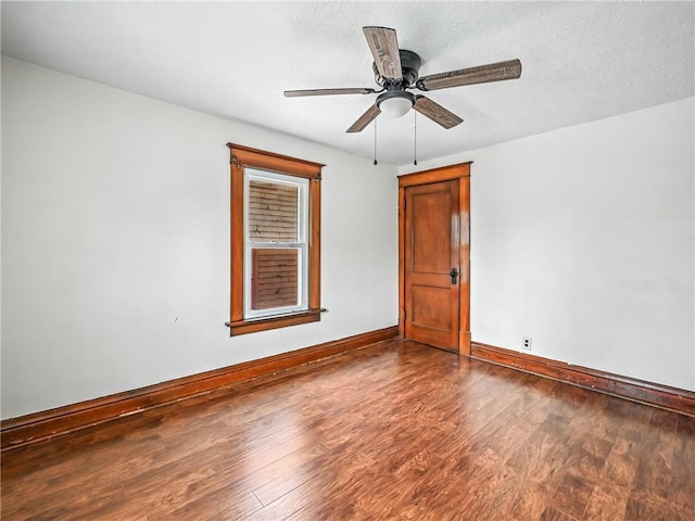 385 Spruce Ave, Sharon, PA 16146 - spare room featuring wood finished floors and a ceiling fan