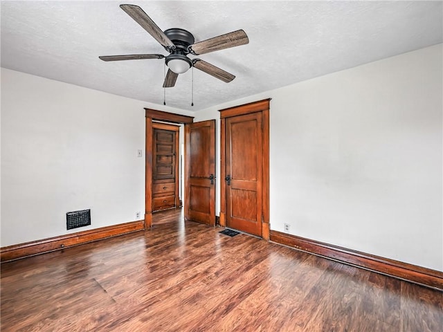 385 Spruce Ave, Sharon, PA 16146 - unfurnished room with wood finished floors and a ceiling fan