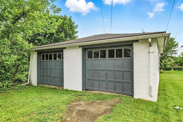 385 Spruce Ave, Sharon, PA 16146 - view of detached garage