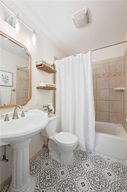 3236 Beacon Hill Ave, Dormont, PA 15216 - full bath with tile patterned flooring and shower / bathtub combination with curtain