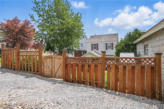 3236 Beacon Hill Ave, Dormont, PA 15216 - view of gate