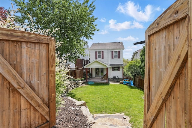 3236 Beacon Hill Ave, Dormont, PA 15216 - fenced backyard with a patio area