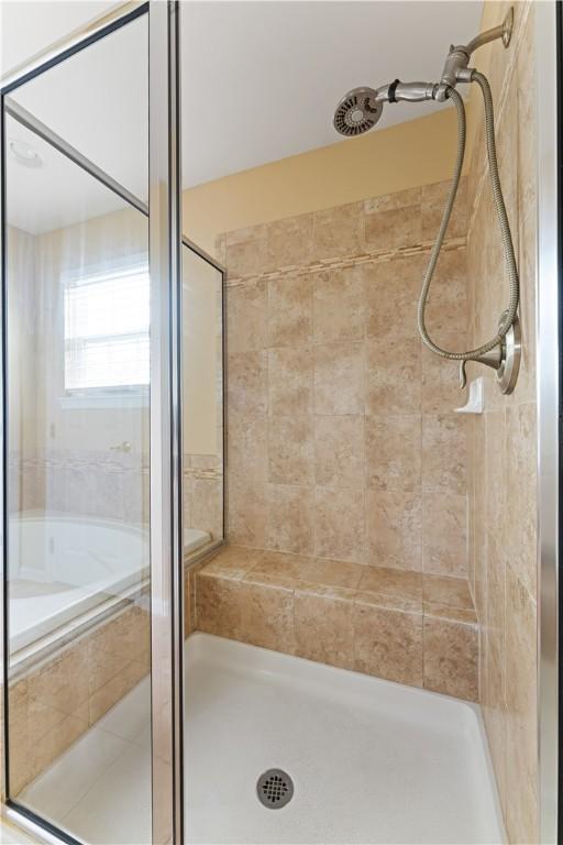 4015 Bentwood Dr, North Strabane, PA 15317 - full bath featuring a stall shower