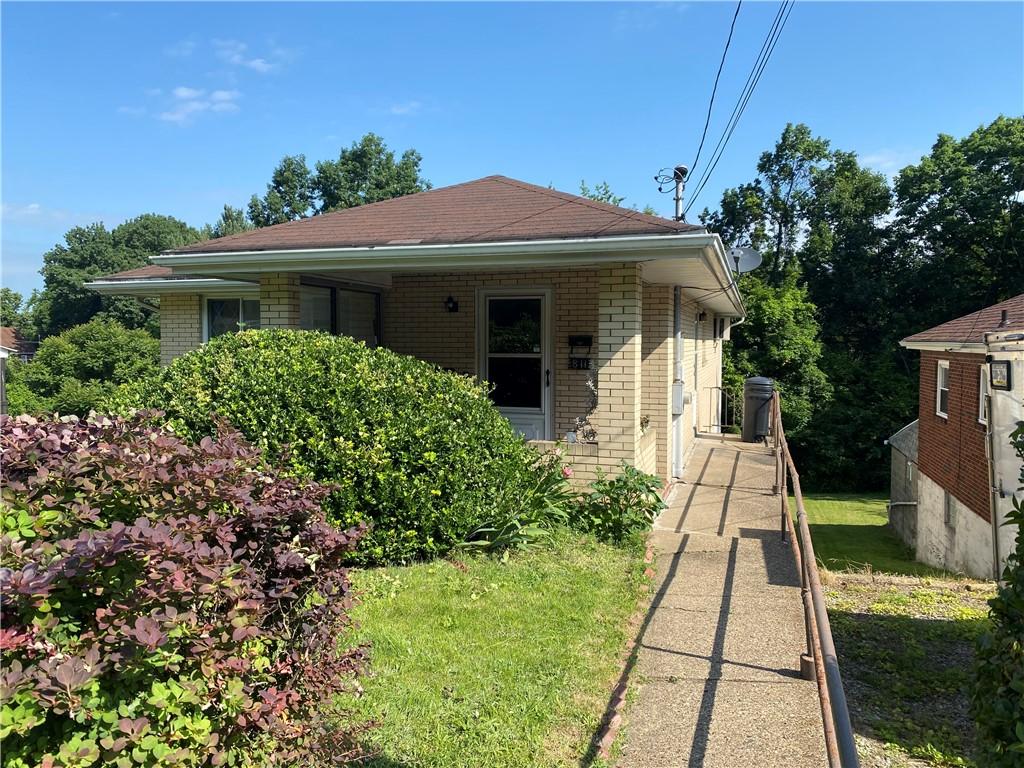 811 Worthington, Clairton, PA 15025 - view of front of home with brick siding