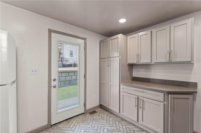 25 Iron St, Canonsburg, PA 15317 - entryway with recessed lighting and arched walkways