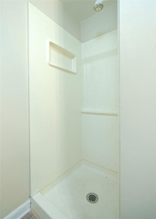 224 Mellon Ave, Donora, PA 15033 - bathroom featuring a shower