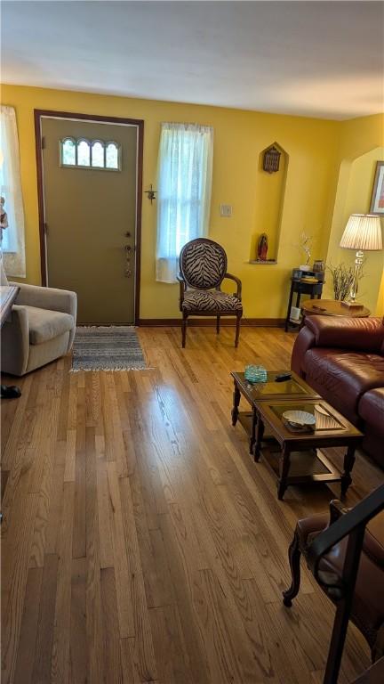 218 Bascom, Observatory Hill, PA 15214 - living area with light wood-type flooring and baseboards