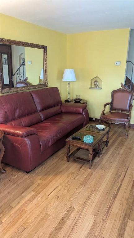 218 Bascom, Observatory Hill, PA 15214 - living room with light wood-type flooring