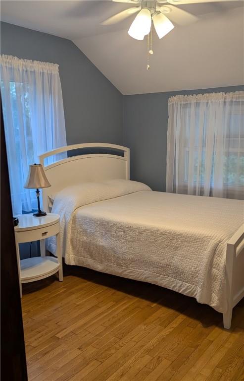 218 Bascom, Observatory Hill, PA 15214 - bedroom featuring lofted ceiling, wood finished floors, and a ceiling fan