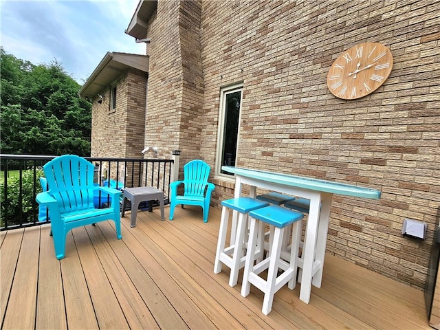 15 Pineview Ests, Sewickley Twp, PA 15089 - view of wooden deck