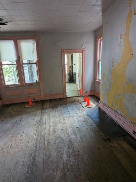 1261 High St, Spring Hill, PA 15212 - unfurnished room featuring hardwood / wood-style floors and baseboards