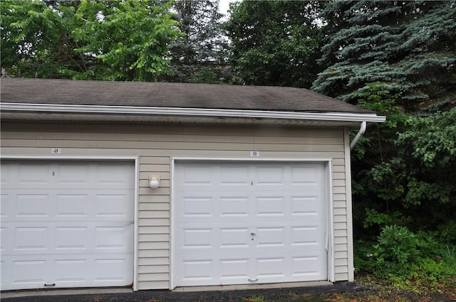 1101 Lenox Dr, Bethel Park, PA 15102 - view of garage