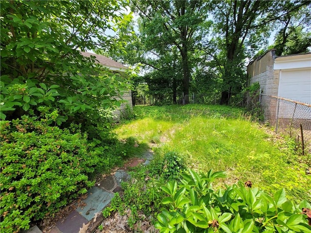 5510 Pocusset St, Squirrel Hill, PA 15217 - view of yard with a garage