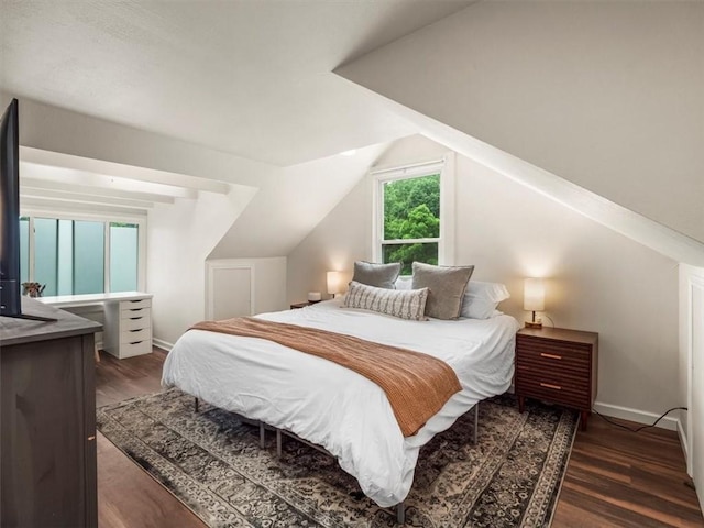 537 Ambridge Ave, Leet Twp, PA 15003 - bedroom featuring wood finished floors and lofted ceiling