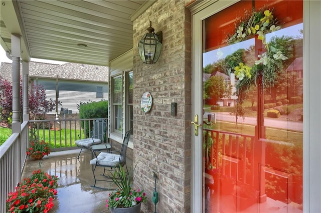 143 Hampshire Dr, Cranberry Twp, PA 16066 - view of covered porch