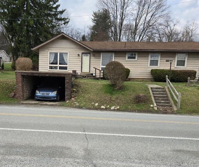 192 Crowe Ave, Mars Boro, PA 16046 - view of front of property with a garage and driveway