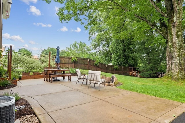 4047 Crestwood Dr, West Deer, PA 15044 - view of patio with outdoor dining space