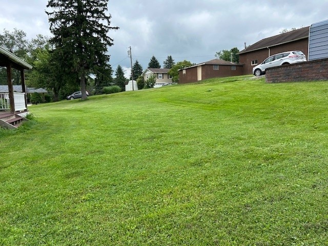 300 6th Ave, New Eagle, PA 15067 - view of green lawn