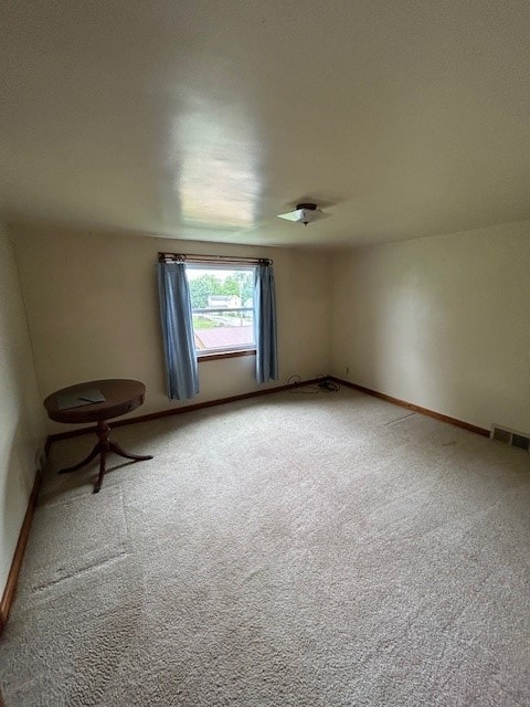 300 6th Ave, New Eagle, PA 15067 - carpeted empty room with baseboards