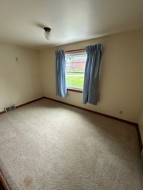 300 6th Ave, New Eagle, PA 15067 - carpeted empty room featuring baseboards