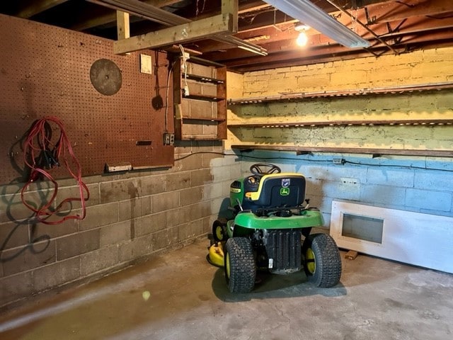 300 6th Ave, New Eagle, PA 15067 - below grade area with concrete block wall