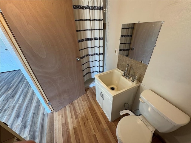 114 Cardinal Rd, Canoe/Banks Twps, PA 15742 - full bath featuring wood finished floors, vanity, and curtained shower