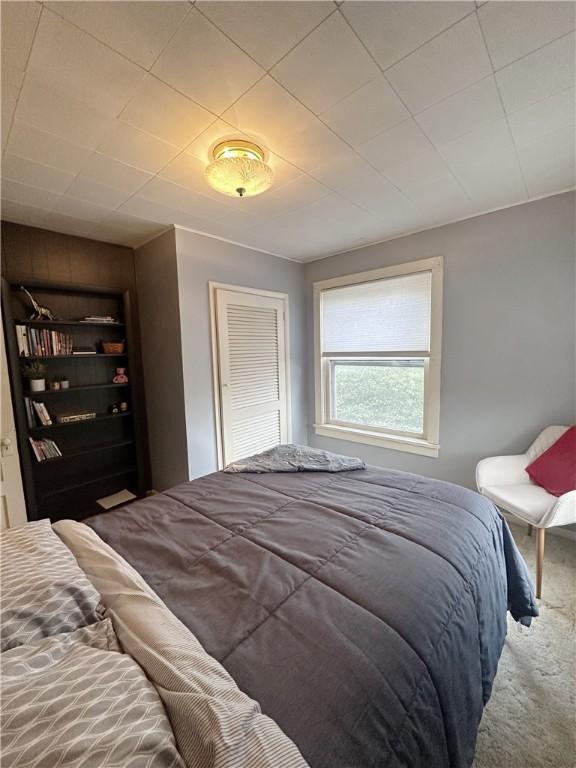 566 4th St, City Of But Ne, PA 16001 - carpeted bedroom with a closet