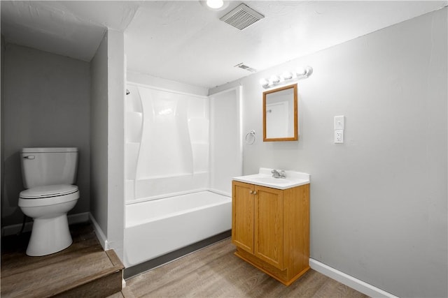 10 Fieldcrest Dr, Robinson Twp Wsh, PA 15057 - full bath featuring vanity, wood finished floors, and bathtub / shower combination