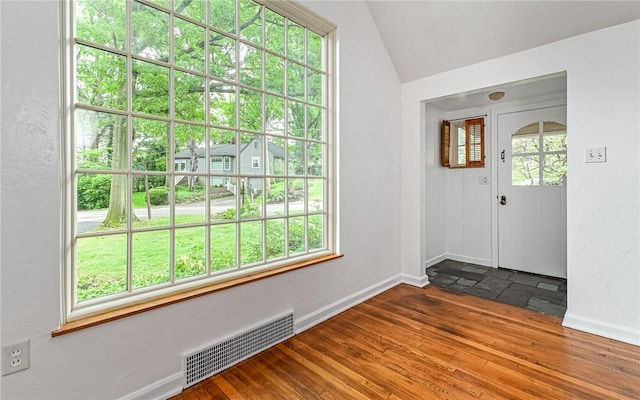 300 S Pasadena Dr, Fox Chapel, PA 15215 - entrance foyer with dark wood-style floors and vaulted ceiling