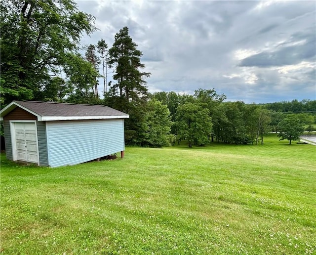 622 Fuhrman Ln, Buffalo Twp But, PA 16229 - view of grassy yard featuring a storage shed