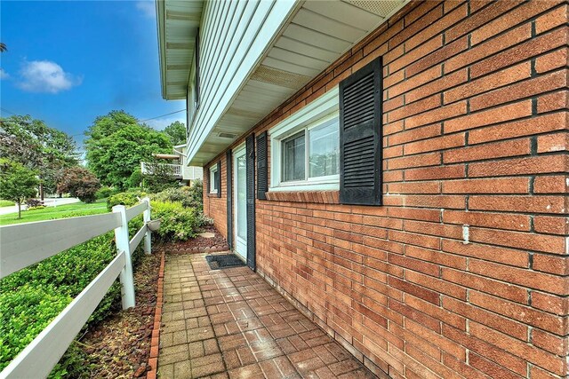325 N Ben Franklin Rd, White Twp, PA 15701 - photo 2