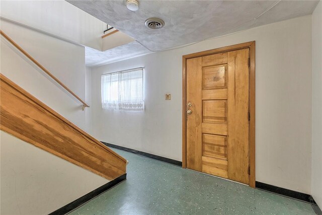 325 N Ben Franklin Rd, White Twp, PA 15701 - photo 3
