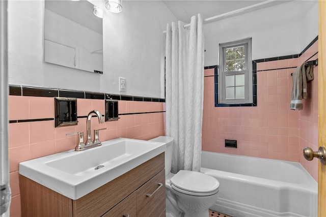 1406 Blossom Hill Rd, Castle Shannon, PA 15234 - full bath with vanity, tile walls, shower / tub combo with curtain, and a wainscoted wall