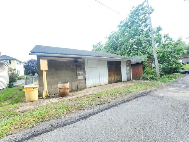 1025 Union Ave, Brackenridge, PA 15014 - view of garage