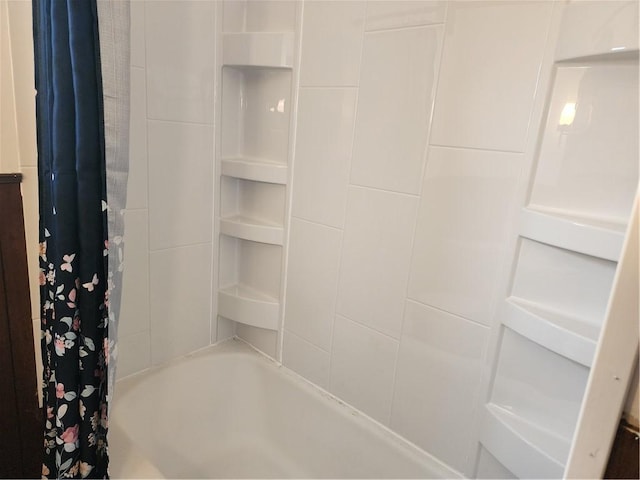 1025 Union Ave, Brackenridge, PA 15014 - bathroom with shower / bath combination with curtain