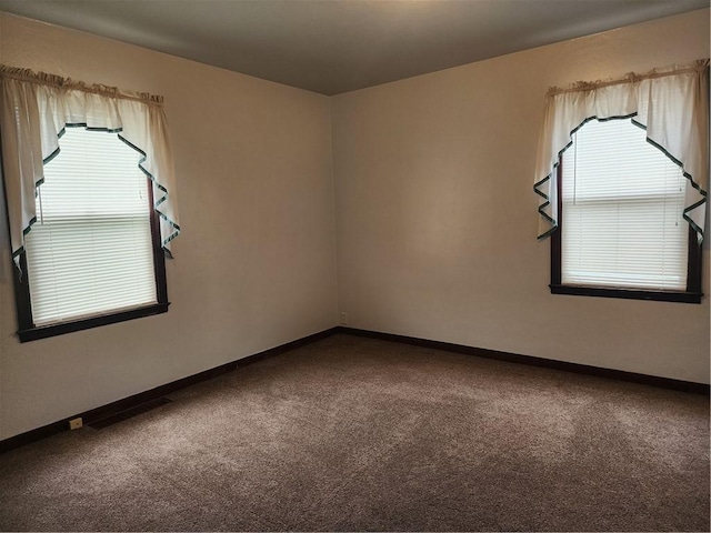 1025 Union Ave, Brackenridge, PA 15014 - unfurnished room with carpet flooring and baseboards