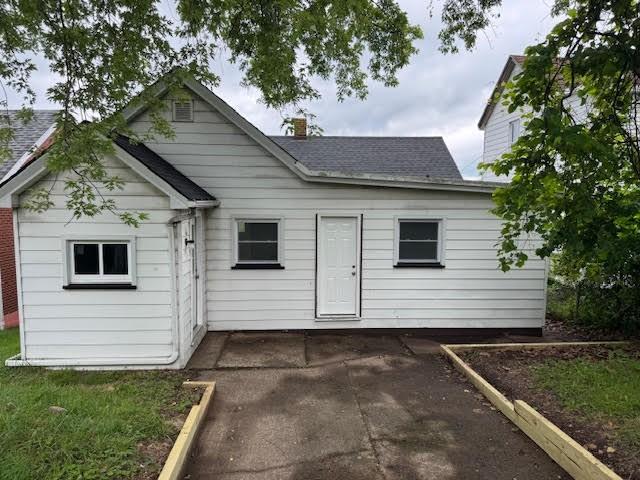 410 Pearl Ave, Monessen, PA 15062 - photo 14