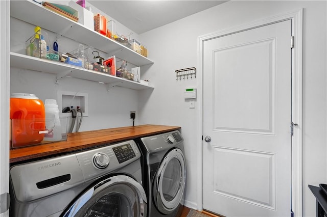 265 Sunrise Dr, Collier Twp, PA 15106 - laundry room featuring washing machine and clothes dryer