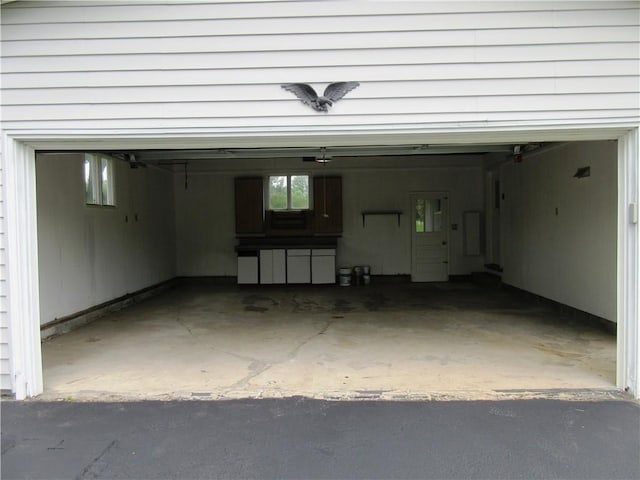552 Heinz Camp Rd, Perry Twp Law, PA 16051 - view of garage