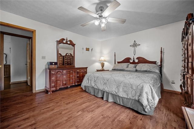 321 Dairy Farm Rd, Allegheny Twp Wml, PA 15068 - bedroom with wood finished floors and a ceiling fan