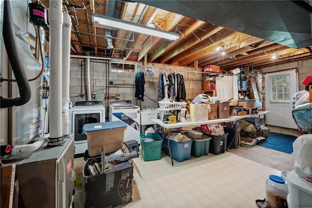 321 Dairy Farm Rd, Allegheny Twp Wml, PA 15068 - below grade area featuring washer and dryer