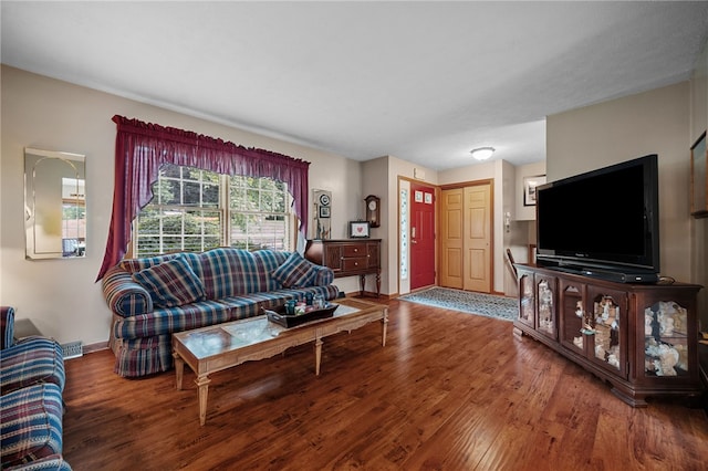 321 Dairy Farm Rd, Allegheny Twp Wml, PA 15068 - living area featuring wood finished floors