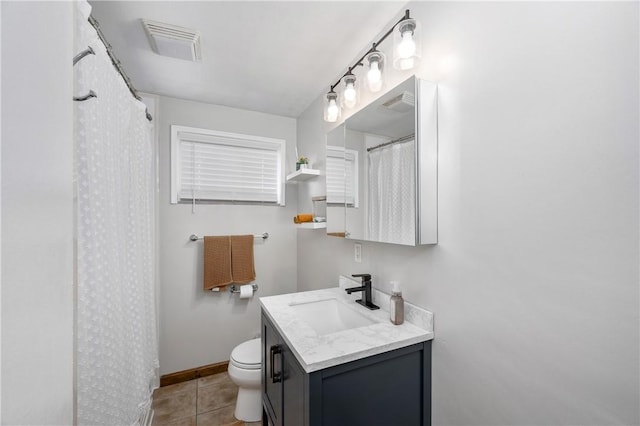 1072 N Ave, Baden, PA 15005 - full bath featuring vanity, tile patterned flooring, and a shower with curtain