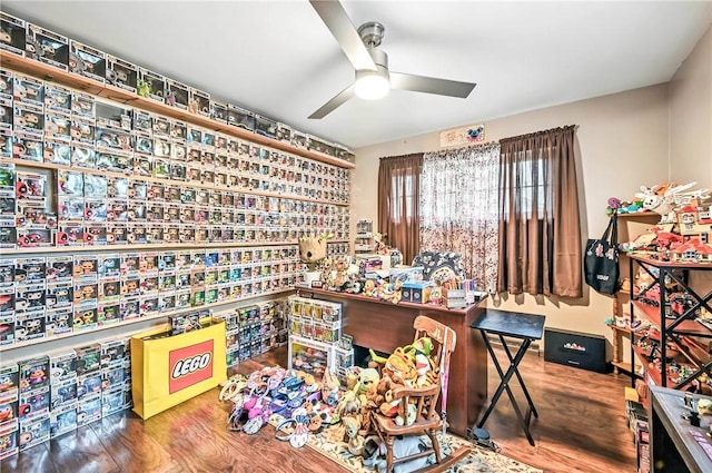 570 S 7th St, Sharpsville, PA 16150 - miscellaneous room featuring a ceiling fan and wood finished floors
