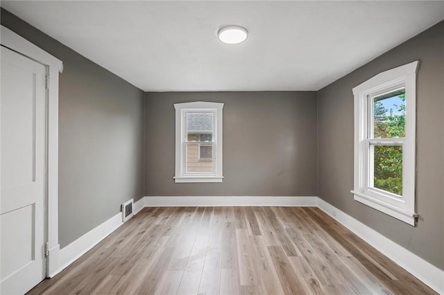 1204 Griswold St, Sharon, PA 16146 - spare room featuring light wood-style flooring and baseboards